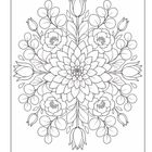 Eine detaillierte florale Illustration mit symmetrischem Blütendesign, bestehend aus Blüten, Knospen und Blättern.