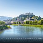 Kalender mit Monatstage im März bei Salzburg, darunter eine Flusslandschaft, Berge und Festung.