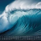 Kalender für März; daneben eine beeindruckende, große Welle mit spritzender Gischt im Hintergrund.