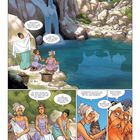Zwei Frauen sitzen am Fluss, diskutieren über Mutterschaft. Weiter hinten drei Kinder nahe einem Wasserfall. Eine Frau erschrickt.
