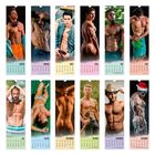 Kalender mit Muskelmännern. Monatsnamen: Januar bis Dezember. Jeder Monat zeigt einen Mann mit freiem Oberkörper.