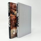 Buchrücken mit Text: "ILONA HARTMANN", "JONK", "park x ullstein". Ein Buch mit Fotocover, das andere schlicht grau.