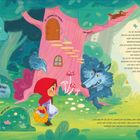 Text: "Dieser Wolf kommt mir bekannt vor", "Ist jemand zu Hause?", "Ein Wolf?!", "Hatschi! Was war das?", "Wer ist da?"

Beschreibung: Illustration eines Mädchens mit roter Kapuze und einem Wolf in einem bunten, fantasievollen Wald.
