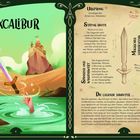 "Excalibur" in geschwungener Schrift. Eine Hand hält ein Schwert aus dem Wasser. Rechts ein Text über Ursprung und Legende.