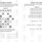 Links: Puzzle #5 "SCRABBLE BOARD" mit Beispiel und Punktewerten. Rechts: Puzzle #6 "CRACK THE CODE" mit Buchstabencode.