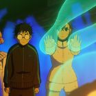 In einer Illustration stehen drei Figuren mit intensiven blauen und grünen Lichteffekten umgeben.