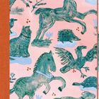 Eine Illustration mit Tieren: Fuchs, Hirsch, Katze, Pferd, Igel, Vogel, Schildkröte, Schaf auf rosa Hintergrund.