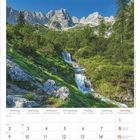 Kalender für August 2027, darunter Bild einer alpinen Landschaft mit Wasserfall, grüner Vegetation und felsigen Bergen.