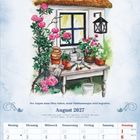 August 2027. Ein Zitat über Hitze im August. Kalender mit Wochentagen. Illustration einer Gartenszene mit Rosen und Töpfen.