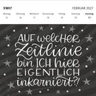 Text: "Auf welcher Zeitlinie bin ich hier eigentlich inkarniert?!" Kalenderblatt für Februar 2027 mit Sternenmotiv.