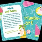 "Riese und Zwerg" und "Urlaubsort". Bunter, illustrativer Stil mit Strandmotiven, Palme, Wassermelone, Hund und Wasser.