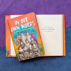 "In Our Own Words: True Stories of Indian Boarding Schools" mit Widmung: "To the survivors and rebels! Miigwech!". Cover zeigt historisches Foto.