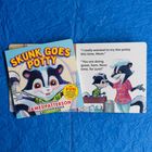 Titel: "Skunk Goes Potty". Text: „I really wanted to try the potty this time, Mom.“ Zwei Skunks in lebendiger Illustration.