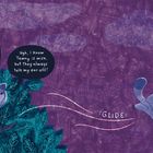 Textwolke "blah blah". Zwei sprechende Tiere. Blauer Nachthimmel. Illustration mit Bäumen und Stoffmustern.