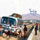 Handschriftliche Notizen, "Turkey", "July 19 - July 23". Ein Bus steht am Straßenrand, Personen arbeiten am Reifen.