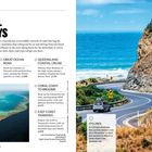 COASTAL JOURNEYS: Entdecken Sie Australiens Küstenstraßen. Bild zeigt eine kurvige Küstenstraße neben dem Ozean.