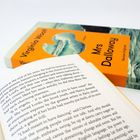 Texte: "Virginia Woolf", "Mrs Dalloway", "Reclam". Ein Buch liegt geöffnet, eins geschlossen mit orangefarbenem Cover.