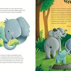 Ein Kinderbuch mit Elefanten. Links: Kleiner und großer Elefant in Nahaufnahme. Rechts: Drei Elefanten im Wald.