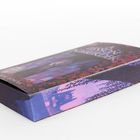 Text: "LONDON MURDER", "LEONORA". Illustration eines Gebäudes in dunklen Tönen mit floralen Mustern.