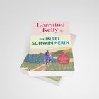 "Die Insel Schwimmerin" von Lorraine Kelly. Illustration einer Person am Wasser mit buntem Handtuch. Zitat von Beth O'Leary.