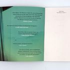 Links Rezensionen von Marie Claire, Clare Mackintosh, Publishers Weekly, Lucy Foley, Lisa Jewell. Rechts Buchtitel. Links Fensteransicht.