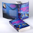 "BACHELORETTE PARTY" in pink auf blauem Hintergrund. Darunter: "Beste Freundinnen. Die letzte Chance auf Rache. THRILLER."