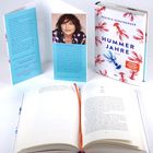 Klappentext mit Lob und Zitat, "Hummer Jahre" von Beatrix Gerstberger steht senkrecht. Offenes Buch mit Lesezeichen.
