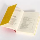 In seinem Inneren steht: "Inhalt" gefolgt von Kapiteln und Seitenzahlen. Das Buch hat einen gelben Umschlag.