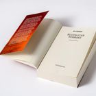 Titel: "BLUTROTER SOMMER", Autor: Sia Piontek. Kriminalroman, Verlag: Goldmann. Offenes Buch mit rotem Text auf Rückseite.