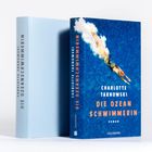 Charlotte Tarnowski, Die Ozeanschwimmerin. Blaues Cover mit Schwimmerin in künstlerischer Darstellung auf Buchumschlag.