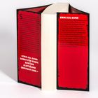 Roter Buchumschlag. Texte: "ERIK AXL SUND", Inhaltsbeschreibung, Autoreninfo. Zitat: »ERIK AXL SUND SORGT FÜR STOFF...«