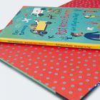 Buchtitel: "Psst, Krach, Bumm – Wie klingt ein Tag?" auf buntem Cover mit Illustrationen von Fahrzeugen und Tieren.