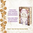 Zwischen zwei Prinzen und tausend Geheimnissen. Welchen Preis bist du bereit zu bezahlen? Goldene Rosenverzierung links.