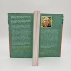 Text über John Harrison und Dava Sobel; Buchseite zeigt ihr Foto; grüner Hintergrund mit weißen und gelben Schriften.