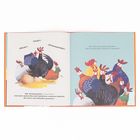 Texte: „Wicht!“, „Licht!“, „Grinsegesicht!“, „Oh, Grinsegesicht!“, „Ich hätte meine Eier...“, „Hat sonst noch jemand...“

Illustration: Bunte Hühner, einige auf Heu sitzend mit Eiern.