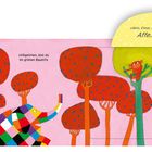 „Vögelchen, bist du im grünen Baum?“ Ein bunter Elefant fragt, ein roter Affe auf einem grünen Baum antwortet.