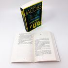 Ein Buch mit dem Titel "Letzte Stunde, Tod" von Sven Jacobs. Es liegt geöffnet daneben.