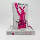 Text: „Marc-Uwe Kling, Die Känguru-Rebellion“, Ullstein. Cover: Känguru mit erhobener Faust, pinkes, stilisiertes Design.
