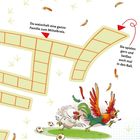 Texte: "Da watschelt eine ganze Familie zum Mittelkreis." und "Sie spielen gern und beißen auch mal in den Ball."

Illustration: Ein Huhn und ein Hahn rennen mit Eiern auf einer Wiese.