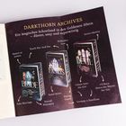 „Darkthorn Archives“ oben links, gefolgt von nummerierten Orten. Illustration eines Campus mit Gebäuden und Mauern.