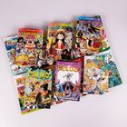 Mehrere bunte Manga-Bände von "One Piece". Jede Ausgabe zeigt lebhafte Illustrationen von Charakteren.