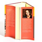 Text beschreibt die Handlung eines Buches und hebt die Autorin Leila Slimani hervor, inklusive Biografie und Fotografie.