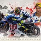 APRIL, Yamaha, FIAT, Motorsport-Szene mit dynamischer Illustration und einem Rennfahrer im roten und schwarzen Hintergrund.