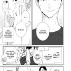 Zwei Männer unterhalten sich freundlich im Badezimmer. Einer wäscht sein Gesicht, während der andere lächelt. Manga-Stil.