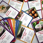 Rezeptkarten mit Titeln wie "Sahnige Pilzsuppe" und "Lachs-Paté", farbig umrahmt und mit Fotos der Gerichte.
