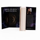 Links steht "EINMAL EIN DEVIL, IMMER EIN DEVIL". Rechts ein Porträtfoto und Text über Chloé Wallerand.