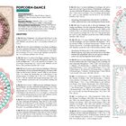 „POPCORN-DANCE“ steht oben in fetten Buchstaben. Enthält detaillierte Anleitungen für Häkelarbeiten, aufgeteilt in nummerierte Schritte. Links ist ein Foto eines gehäkelten Quadrats in gedeckten Farben. Rechts befinden sich zwei gehäkelte Diagramme in Rot und Grün.