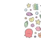 Illustration von niedlichen Meeresbewohnern wie Seesternen, Muscheln und einem Oktopus in sanften, pastelligen Farben.