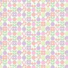Muster mit pastellfarbenen Früchten, Blumen und Blättern in Rosa, Lila und Grün wiederholt sich.