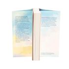 Links steht ein Zitat von Jacob und Anna, rechts Infos zu Gracie Page, die von einem Buchladen am Meer träumt.